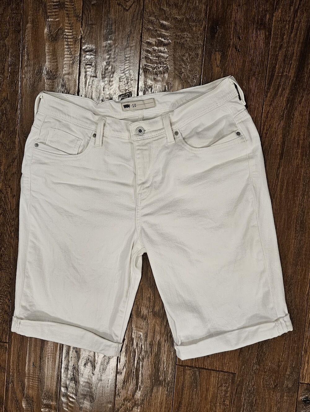 Levi's Classic Women's Bermuda Jean Shorts, White - Size 10